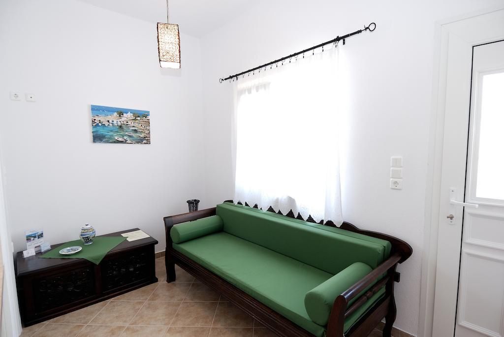 Tsakanos Apartments Adamantas  Room photo