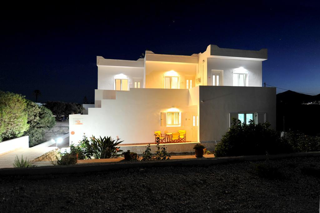 Tsakanos Apartments Adamantas  Exterior photo